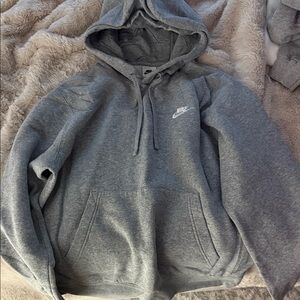 Nike Gray Sweatshirt Classic Pullover Design